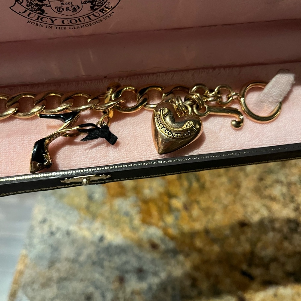 Vintage Y2K Chunky Gold Juicy Couture Chain Charm Bracelet in Box